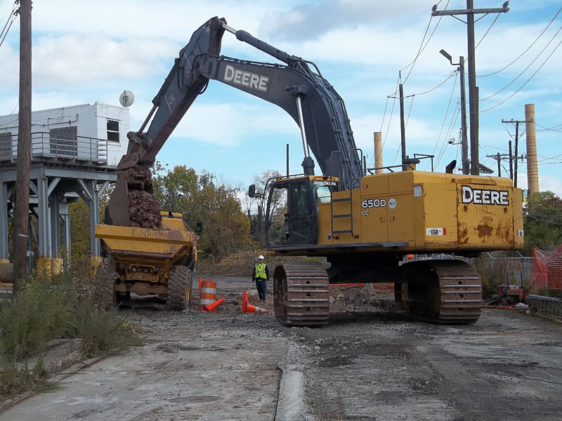 Excavator LoadingTruck